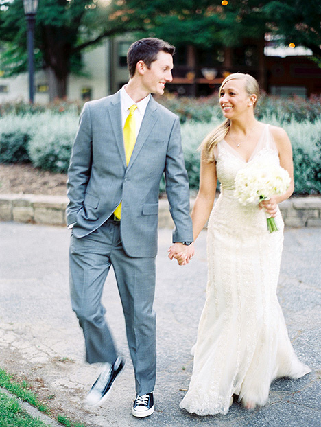 Shirey_Cox_Shipra_Panosian_Photography_cobblestonehallraleighNCwedding016_low