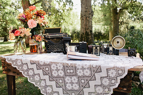 romantic-outdoor-wedding-lace-decor-welcome-table.original