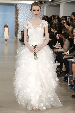 35-oscar-de-la-renta-wedding-dresses-spring-2014-h724