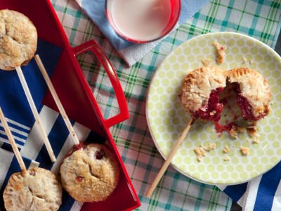 berry pie pops