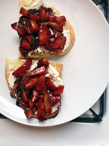 Strawberry Goat Cheese Bruschetta