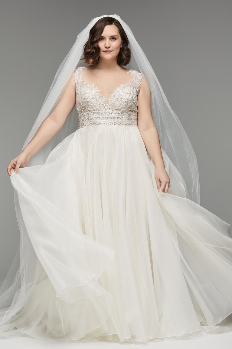 wedding dresses that look good on plus size